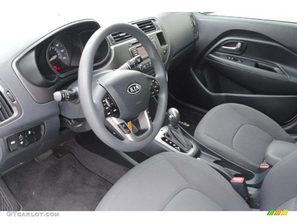 Black Interior 2013 Kia Rio EX 5-Door Photo #79605010