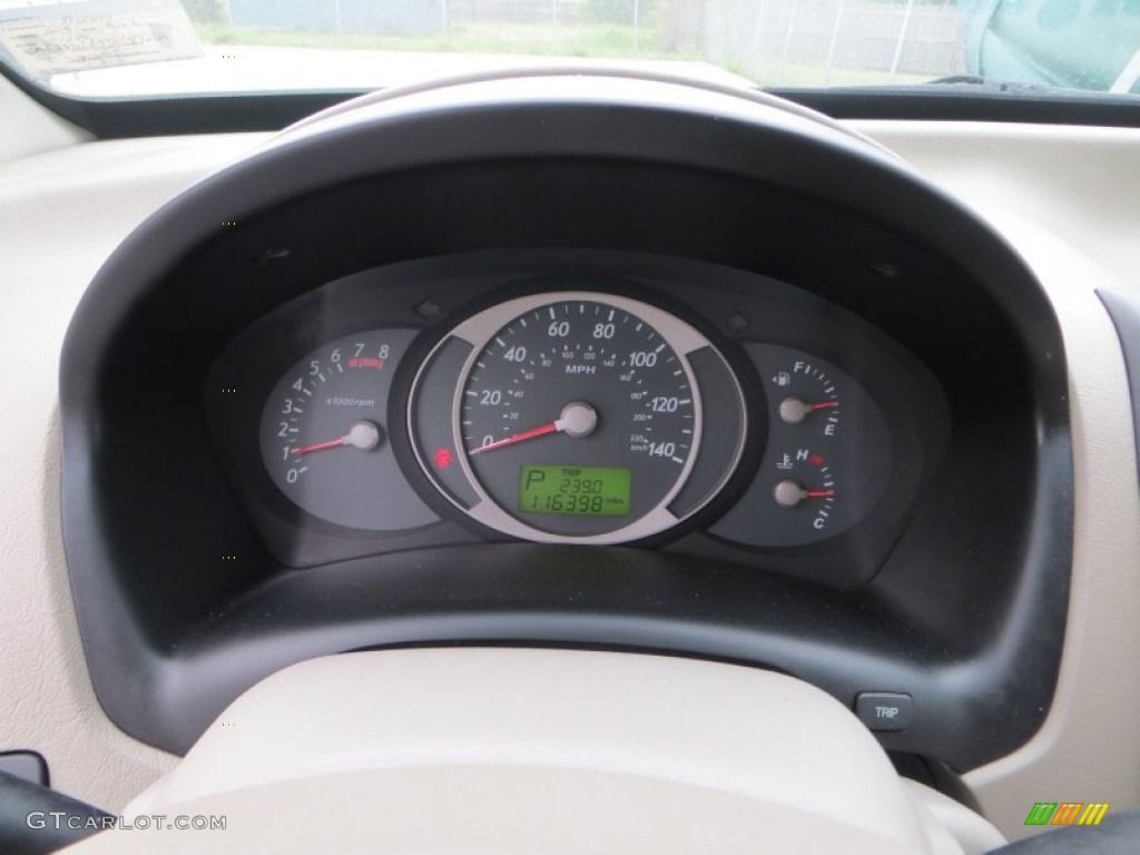 2005 Hyundai Tucson GL Gauges Photos