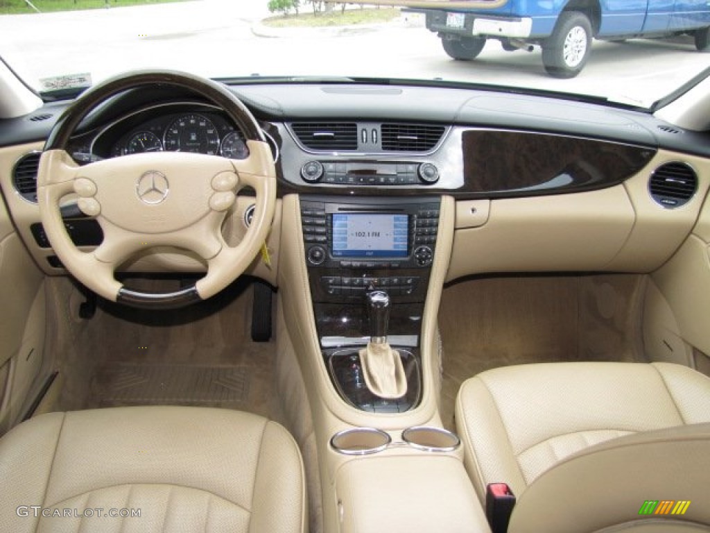 2007 Mercedes-Benz CLS 550 Cashmere Dashboard Photo #79606234