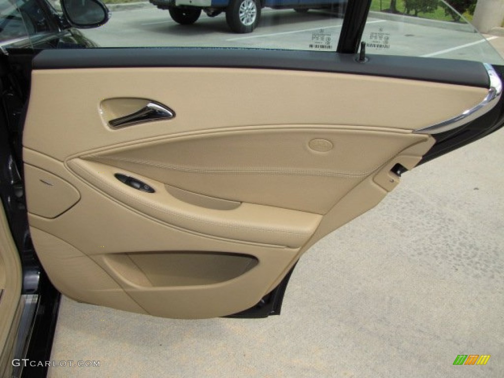 2007 Mercedes-Benz CLS 550 Cashmere Door Panel Photo #79606948