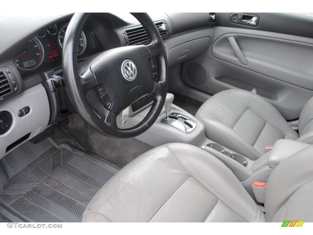 Grey Interior 2003 Volkswagen Passat GLS Sedan Photo #79607251