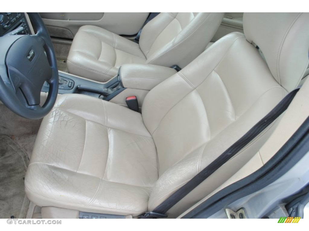1998 Volvo V70 Wagon Front Seat Photo #79608342