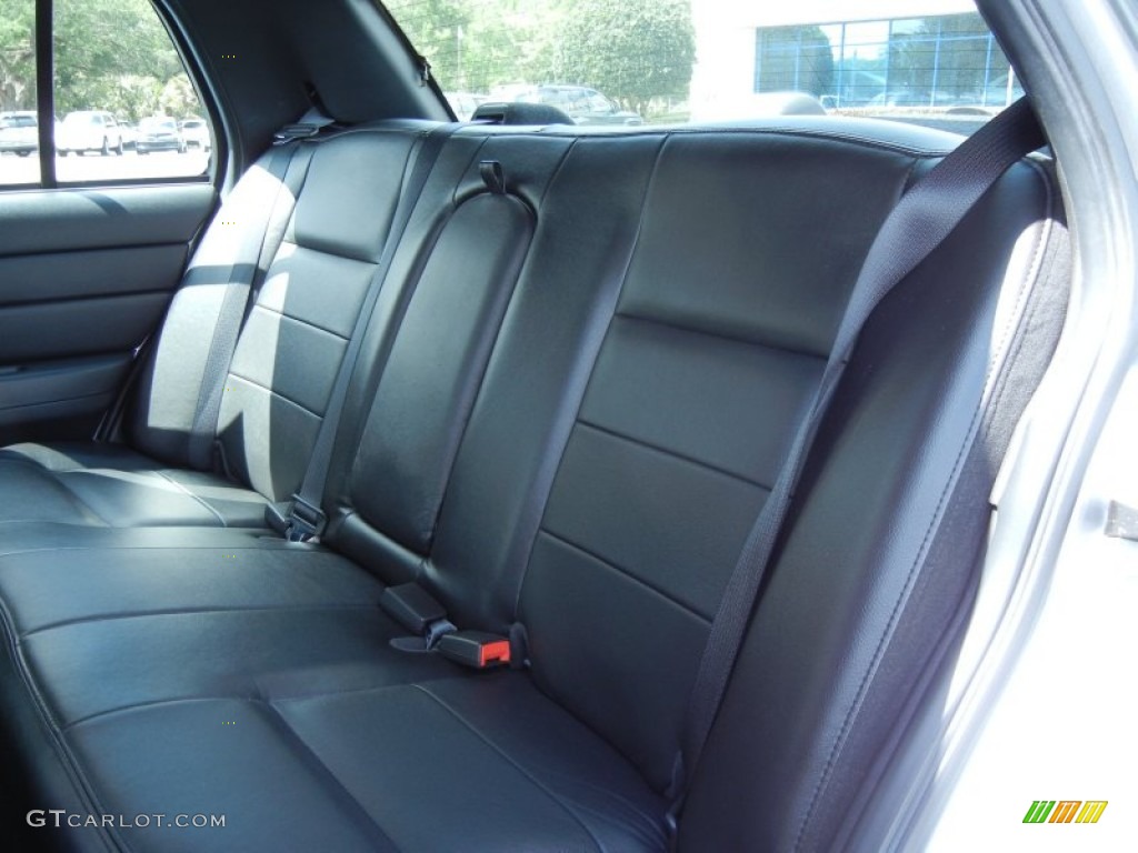 2006 Ford Crown Victoria LX Rear Seat Photo #79610164