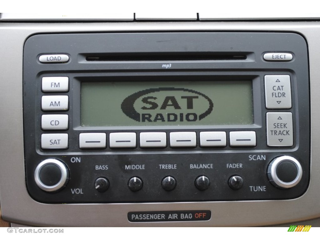 2008 Volkswagen Passat Komfort Sedan Audio System Photo #79611106