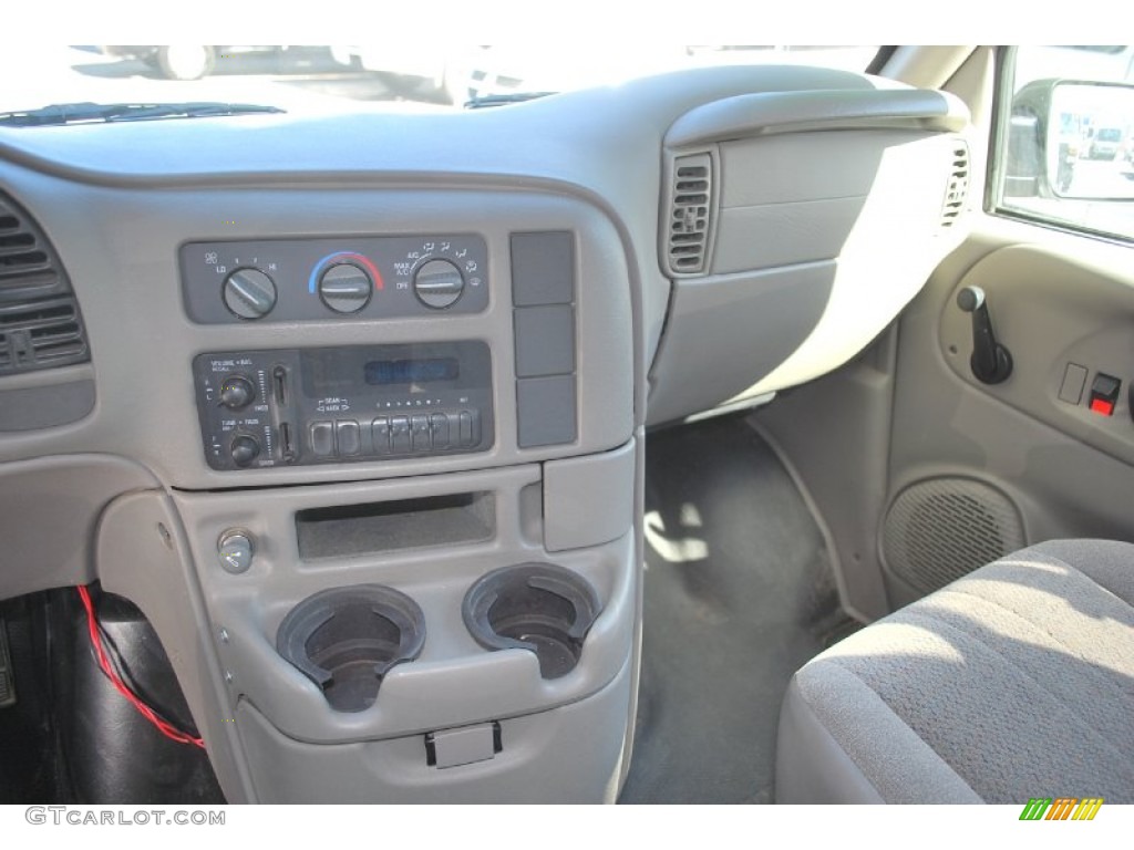 2005 Astro Cargo Van - Summit White / Medium Gray photo #12