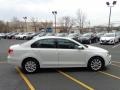 Candy White - Jetta SE Sedan Photo No. 4