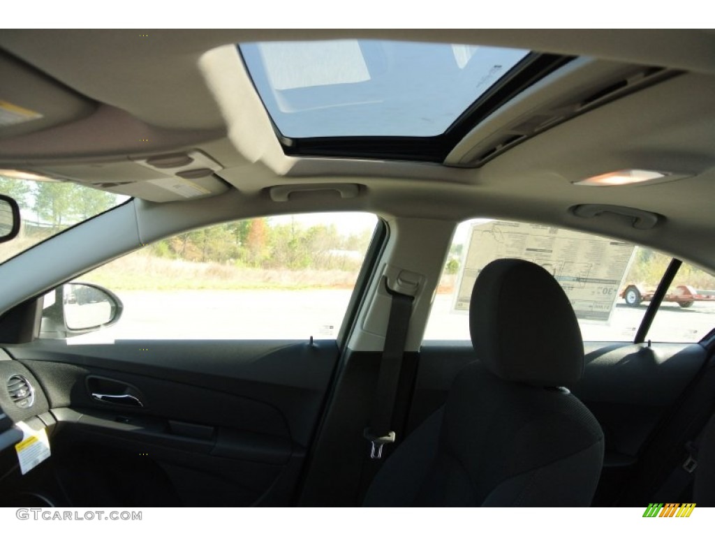 2013 Cruze LT - Summit White / Jet Black photo #10
