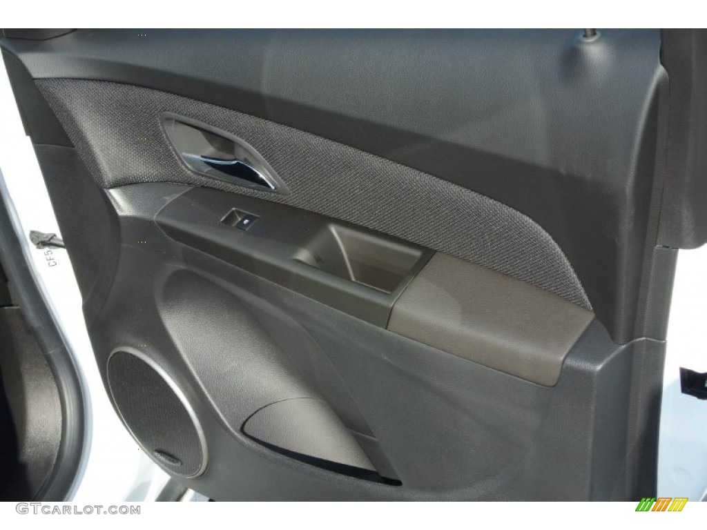 2013 Cruze LT - Summit White / Jet Black photo #20