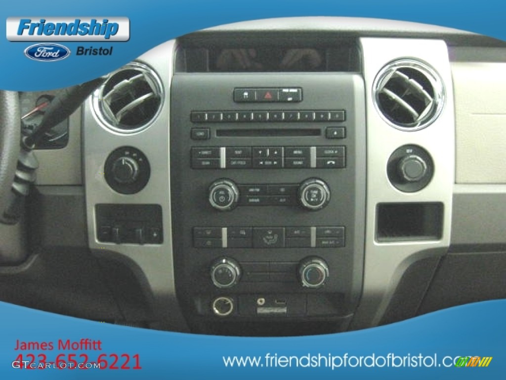 2010 F150 XLT SuperCrew 4x4 - Ingot Silver Metallic / Medium Stone photo #25