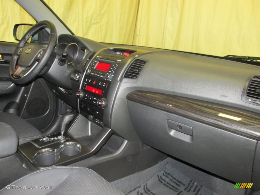 2011 Kia Sorento EX Dashboard Photos