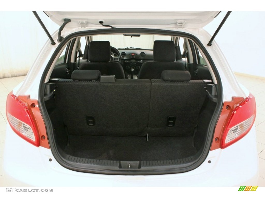 2011 MAZDA2 Touring - Crystal White Pearl / Black photo #15