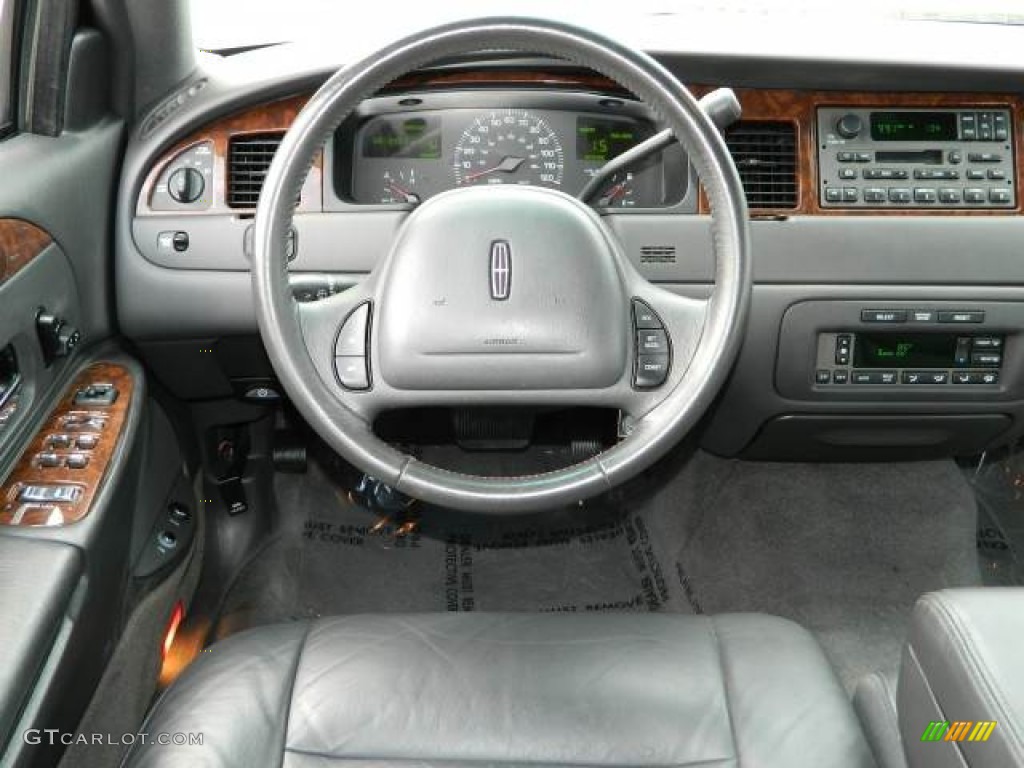 2001 Lincoln Town Car Executive Steering Wheel Photos