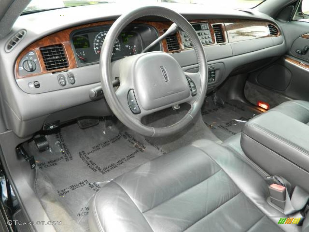 Dark Charcoal Interior 2001 Lincoln Town Car Executive Photo #79626226
