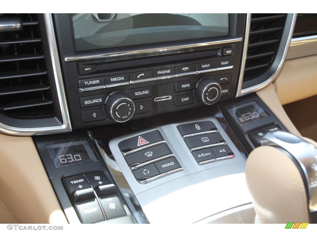 2013 Porsche Panamera S Controls Photo #79632951