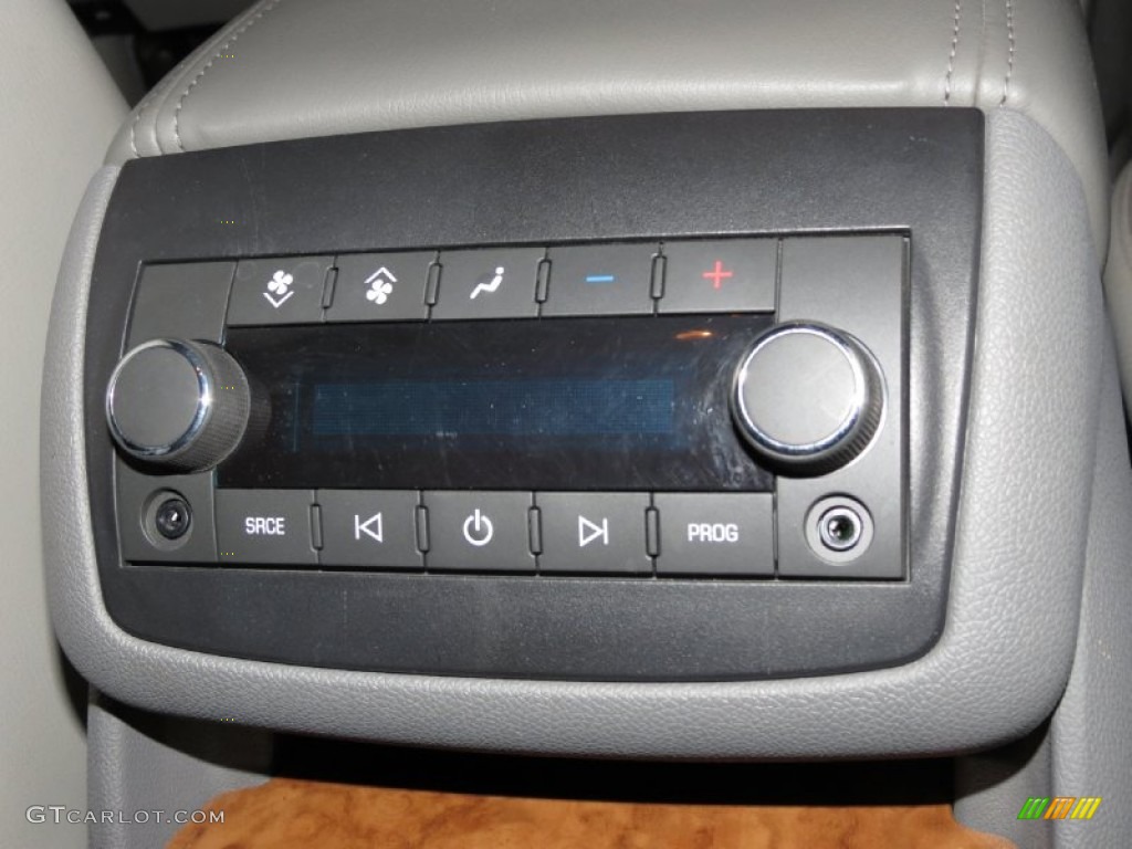 2010 Buick Enclave CXL Controls Photo #79634173