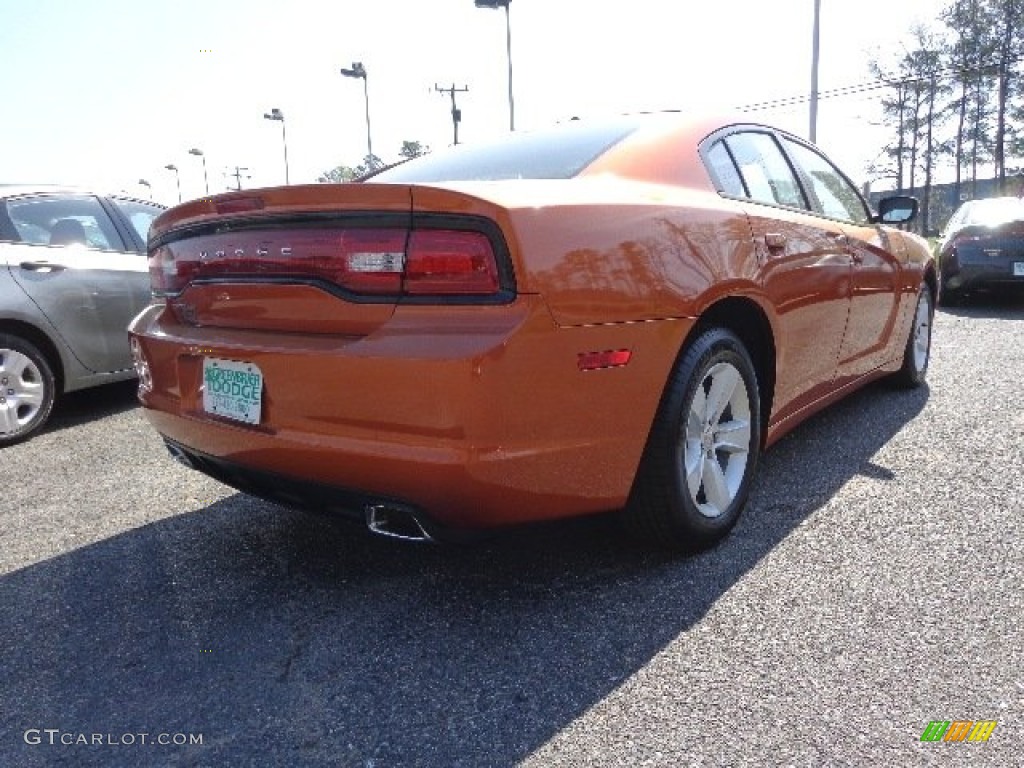 2011 Charger SE - Toxic Orange Pearl / Black photo #5