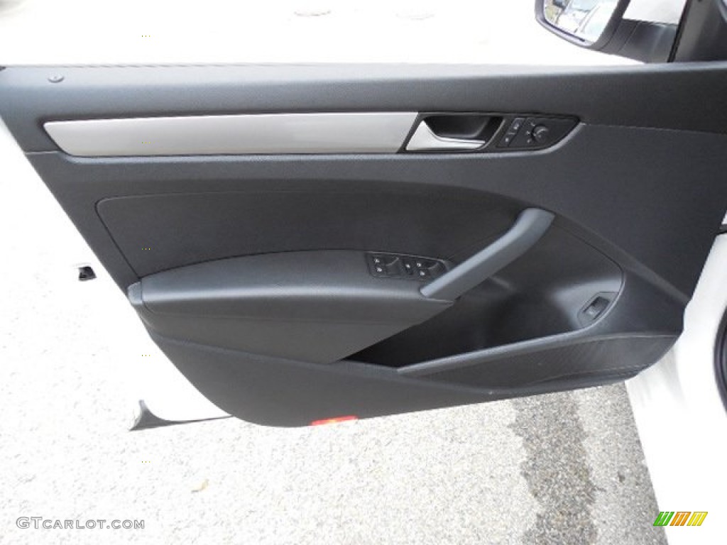 2013 Volkswagen Passat 2.5L S Titan Black Door Panel Photo #79639460
