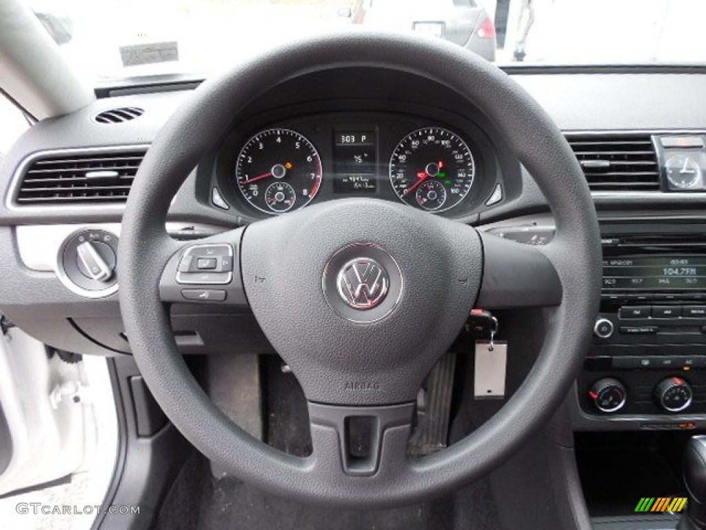 2013 Volkswagen Passat 2.5L S Titan Black Steering Wheel Photo #79639520