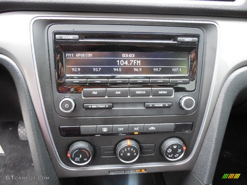 2013 Volkswagen Passat 2.5L S Controls Photo #79639533