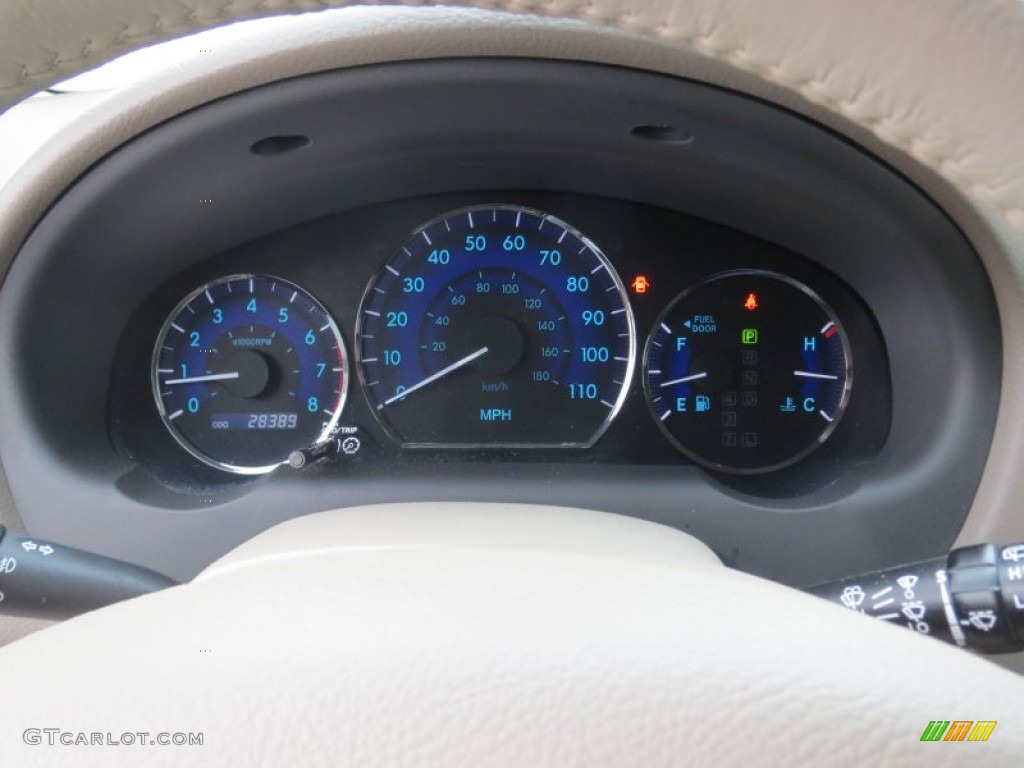2010 Toyota Sienna XLE Gauges Photo #79639779