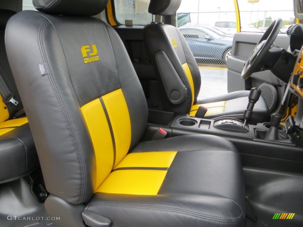 2008 Toyota FJ Cruiser 4WD Front Seat Photos