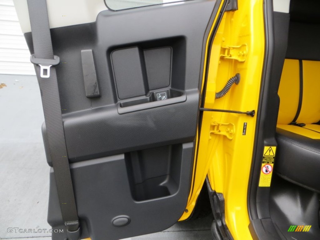2008 Toyota FJ Cruiser 4WD Dark Charcoal Door Panel Photo #79640379