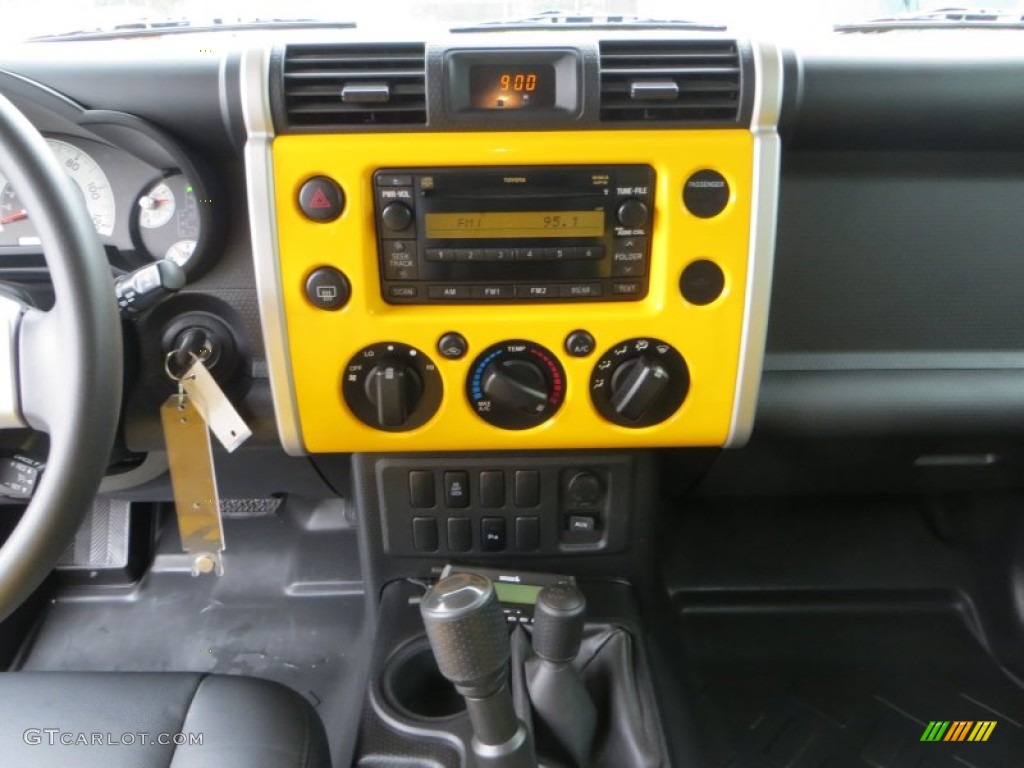 2008 Toyota FJ Cruiser 4WD Controls Photo #79640597
