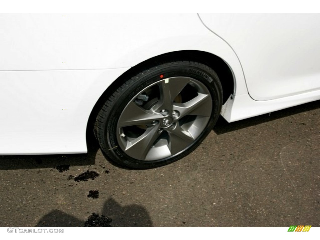 2013 Camry SE V6 - Super White / Black/Ash photo #9