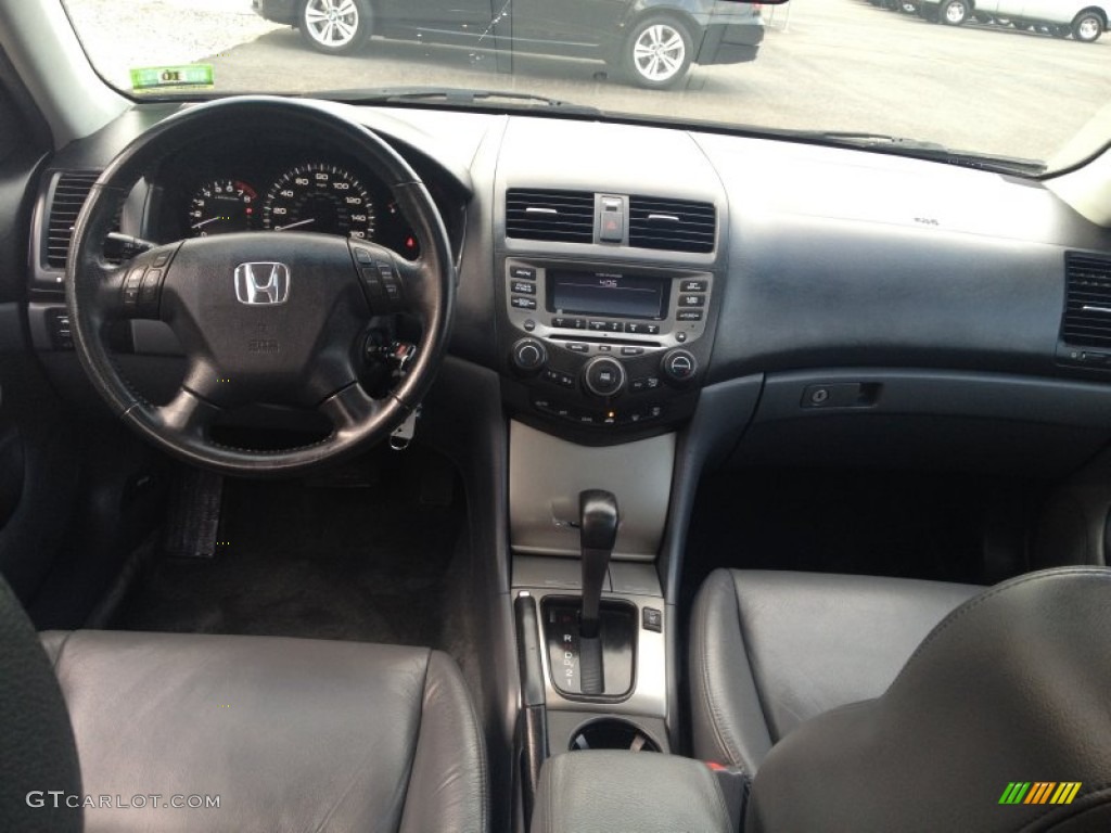 2007 Honda Accord EX-L Sedan Gray Dashboard Photo #79646702