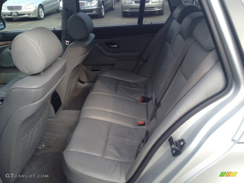 2002 BMW 5 Series 525i Wagon Rear Seat Photo #79647383