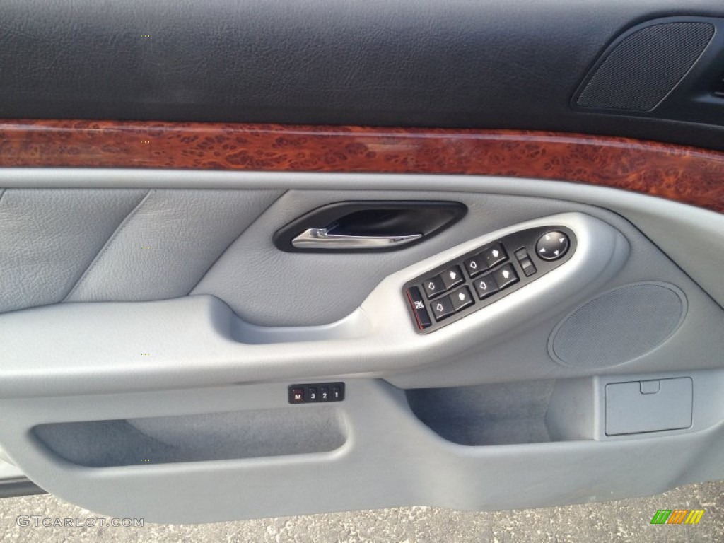 2002 BMW 5 Series 525i Wagon Door Panel Photos