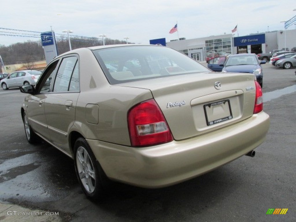 2003 Protege LX - Light Sandalwood Metallic / Beige photo #8