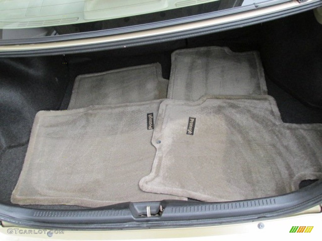 2003 Protege LX - Light Sandalwood Metallic / Beige photo #21