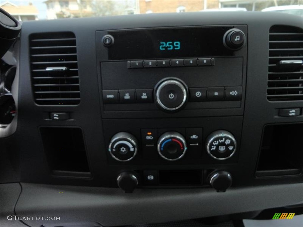 2013 Chevrolet Silverado 3500HD WT Crew Cab 4x4 Dually Controls Photo #79649120