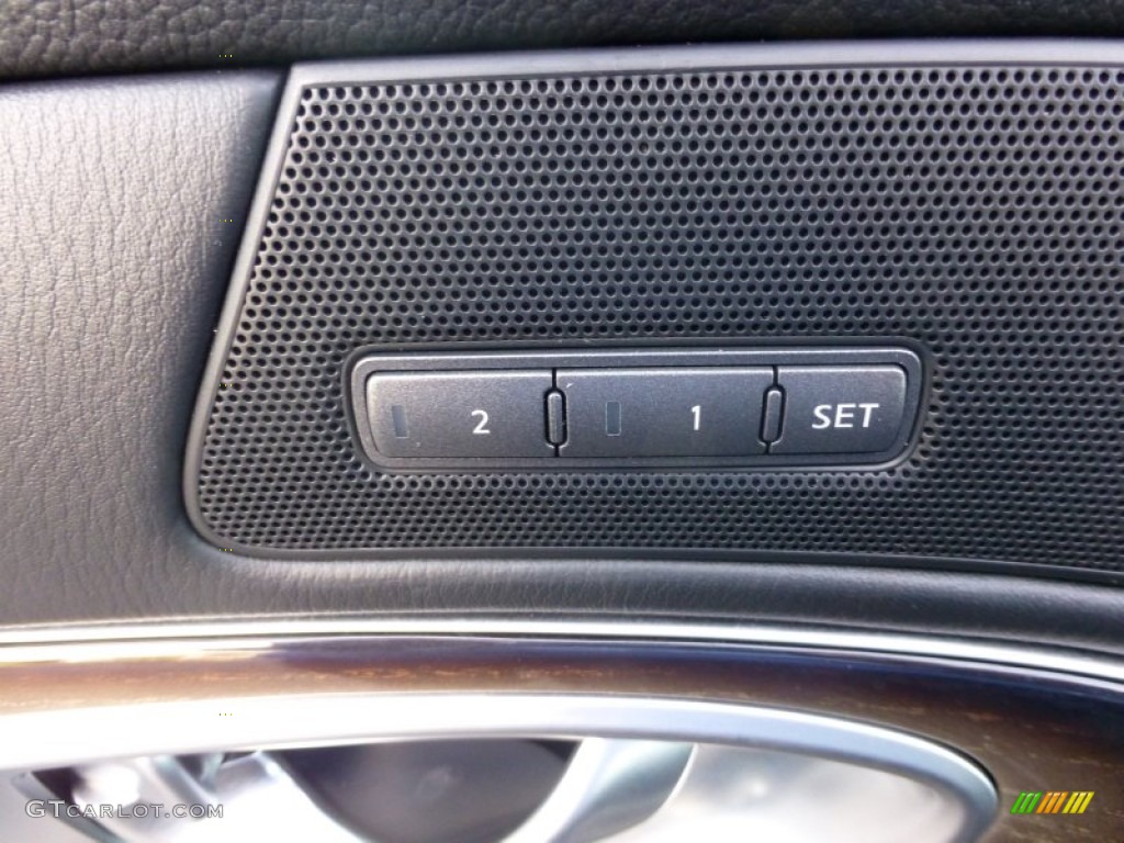 2012 Infiniti M Hybrid Sedan Controls Photo #79651895