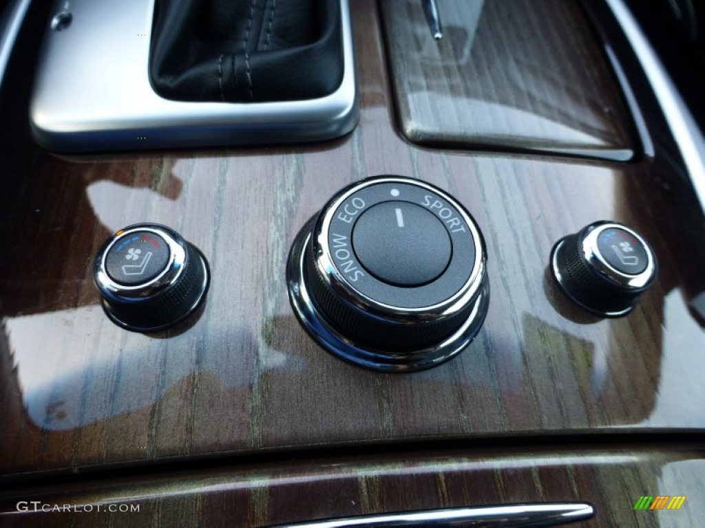 2012 Infiniti M Hybrid Sedan Controls Photo #79652090