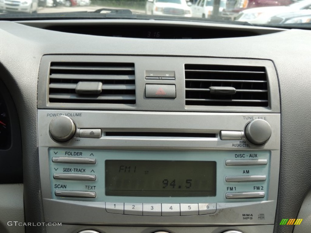 2007 Toyota Camry LE Audio System Photos