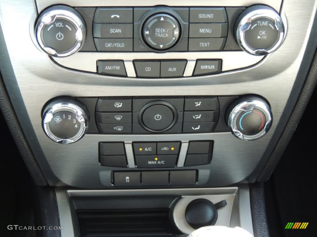 2010 Ford Fusion SE Controls Photo #79652944
