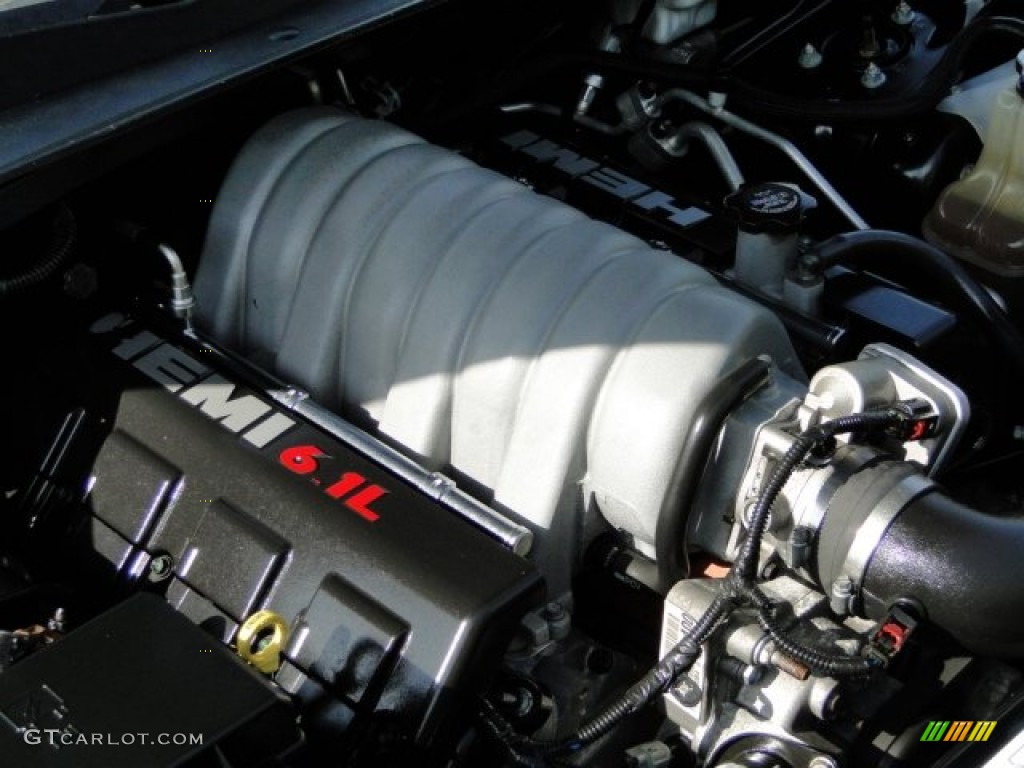 2007 Dodge Charger SRT-8 Engine Photos