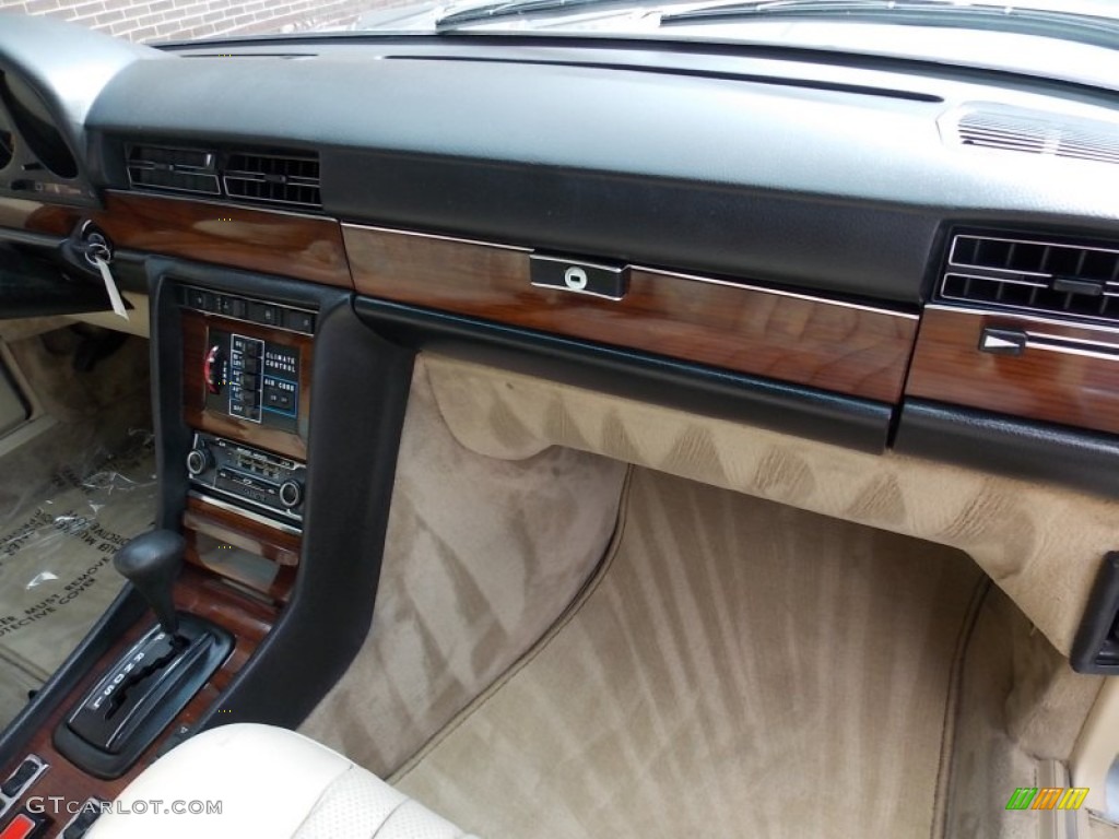 1980 Mercedes-Benz S Class 450 SEL Dashboard Photos