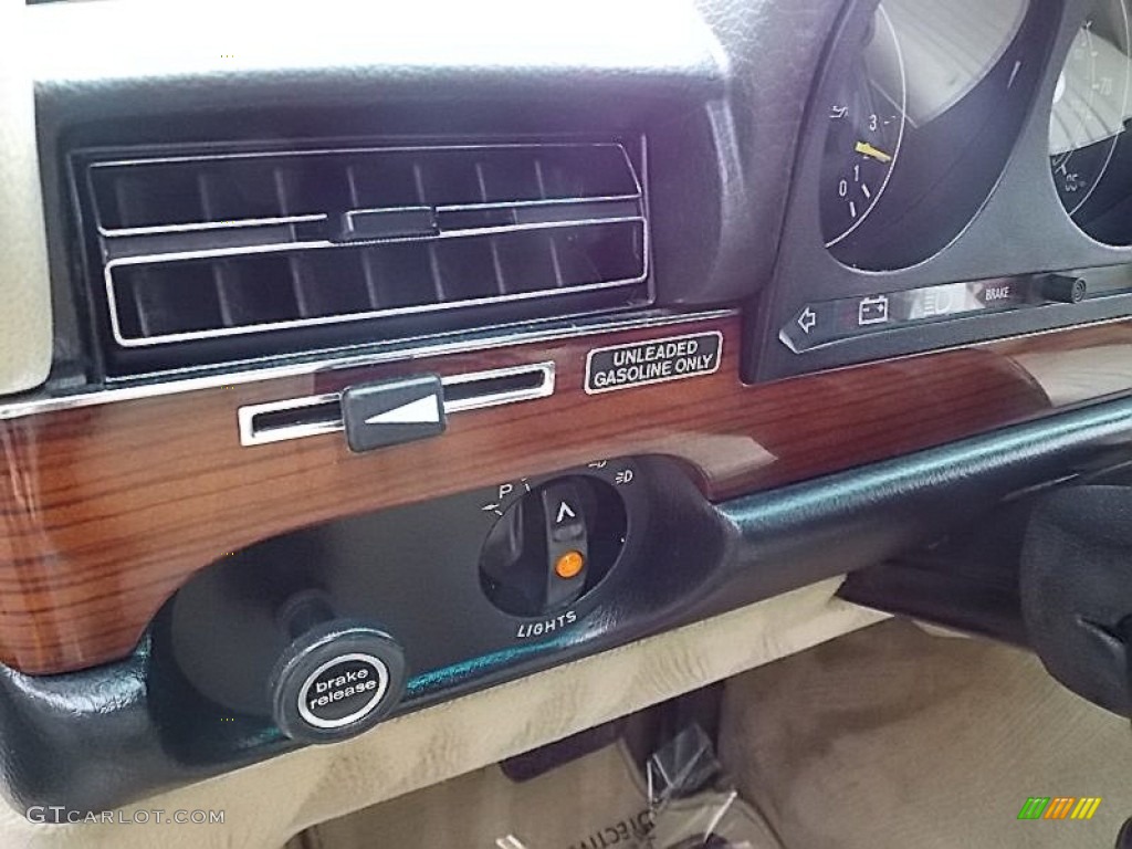 1980 Mercedes-Benz S Class 450 SEL Controls Photos