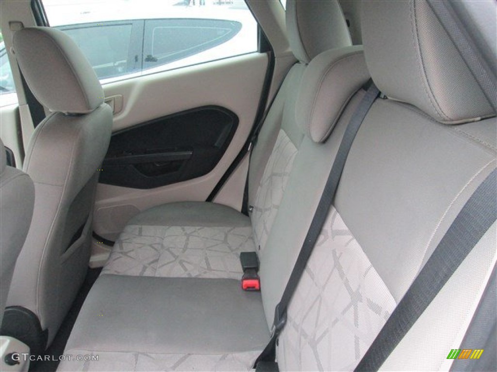 2011 Fiesta SE Hatchback - Monterey Grey Metallic / Light Stone/Charcoal Black Cloth photo #10