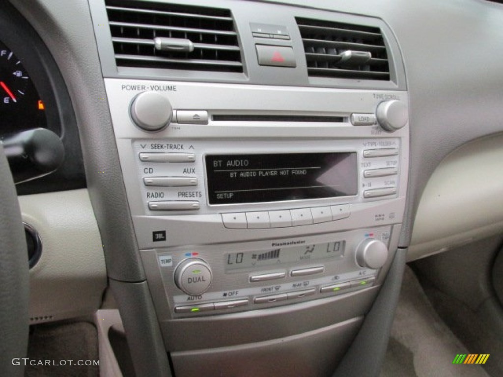2010 Toyota Camry XLE V6 Controls Photo #79659872