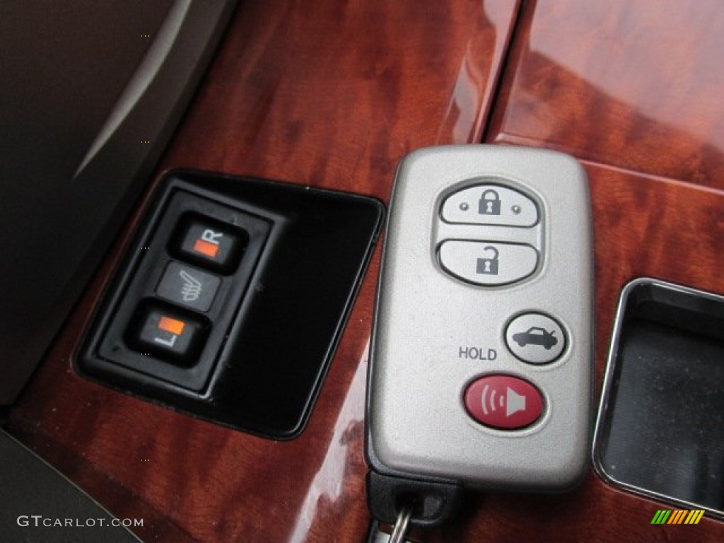 2010 Toyota Camry XLE V6 Keys Photos