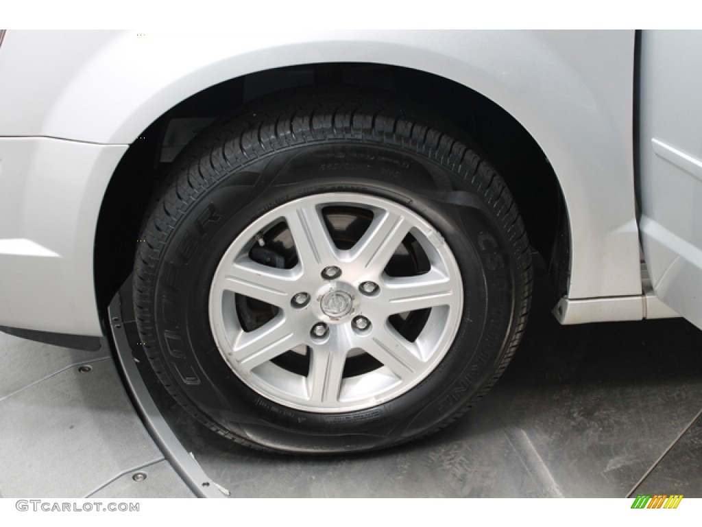 2008 Chrysler Town & Country Touring Wheel Photo #79662092