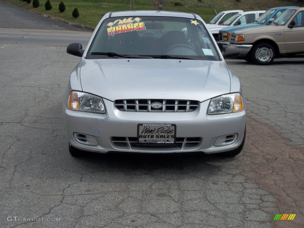 2002 Accent GL Sedan - Silver Mist / Gray photo #1