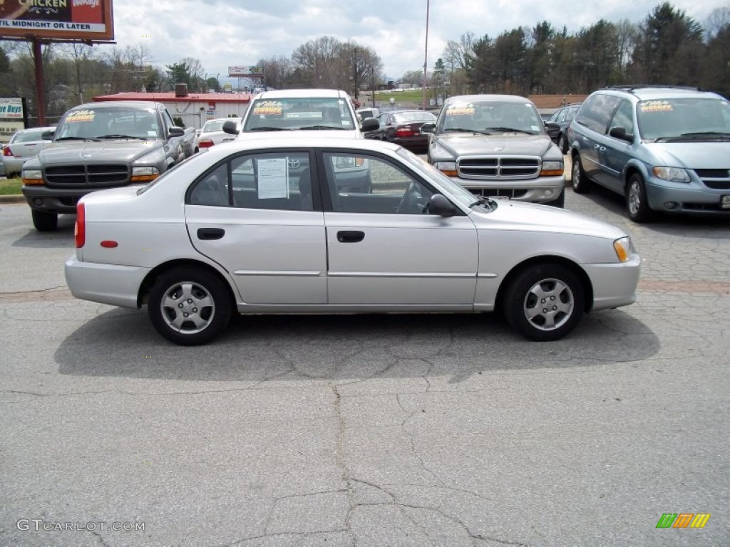 2002 Accent GL Sedan - Silver Mist / Gray photo #3