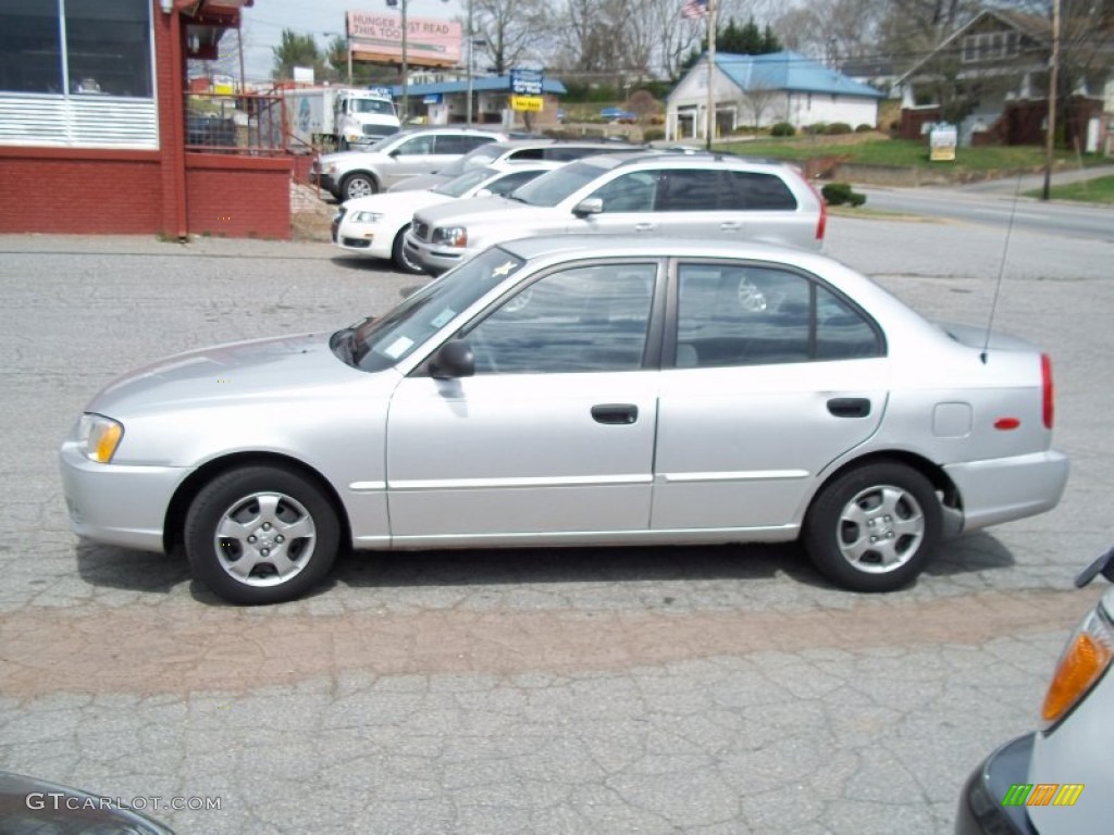 Silver Mist 2002 Hyundai Accent GL Sedan Exterior Photo #79662290