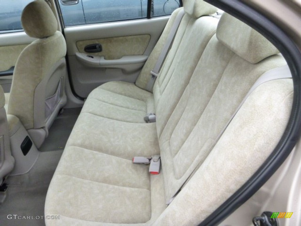 2003 Hyundai Elantra GLS Sedan Rear Seat Photo #79663098