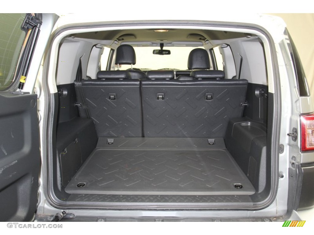 2010 Toyota FJ Cruiser Standard FJ Cruiser Model Trunk Photos